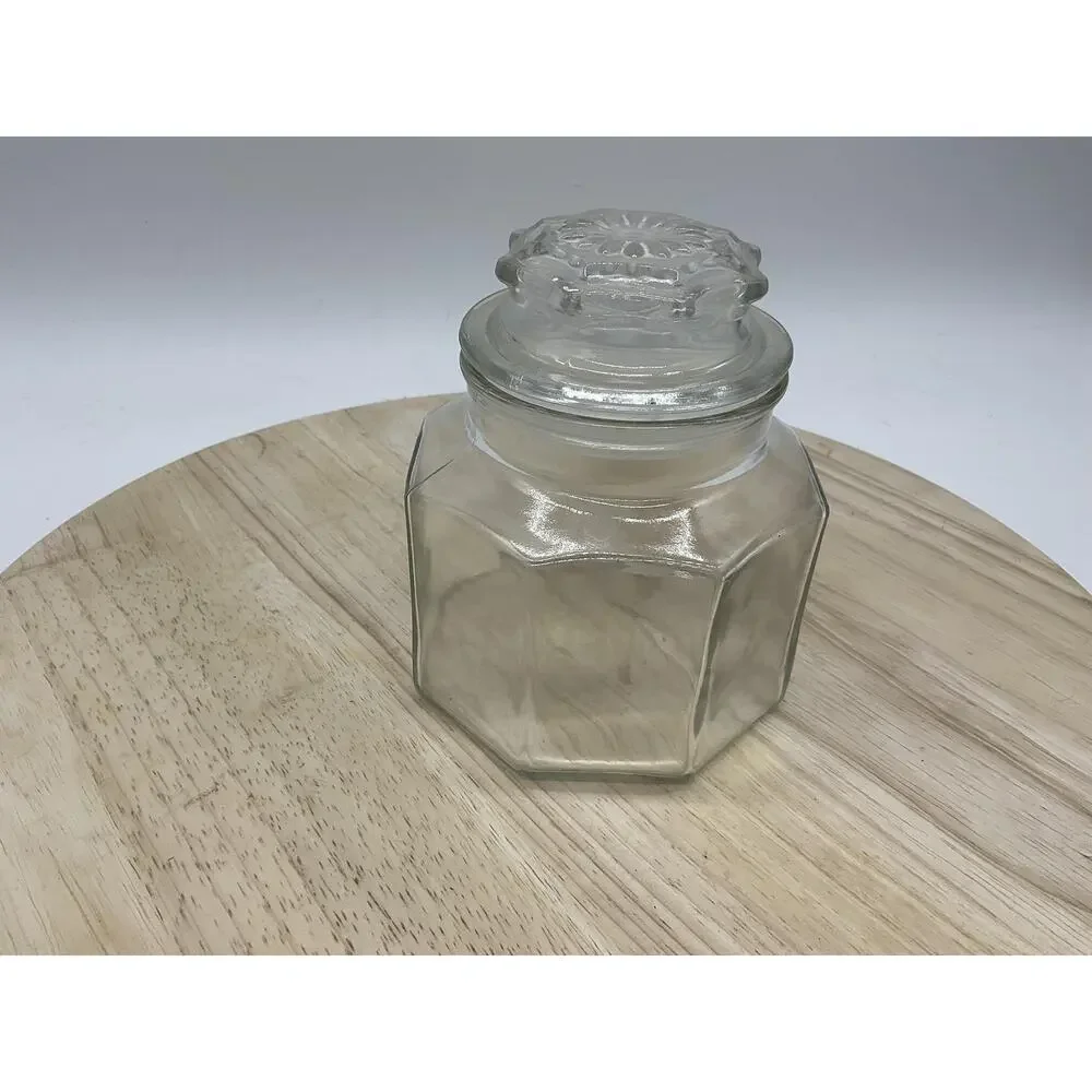 Unbranded clear glass